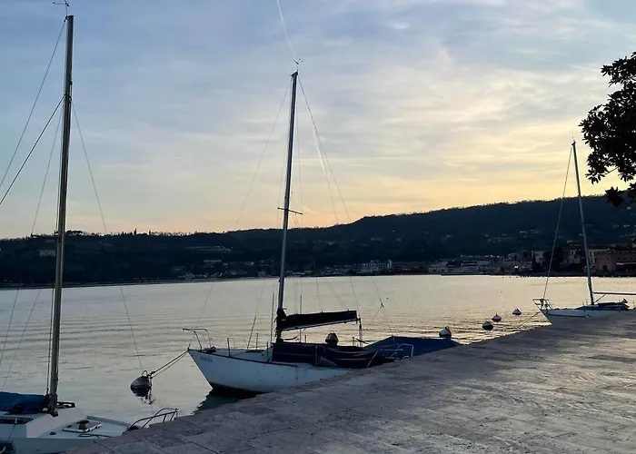 Valsiniga - Your Indipendent Country Into A Natural Park, With A Stunning View, Private Garden And Above Ground Pool In Exclusive For And Your Family! * Saló