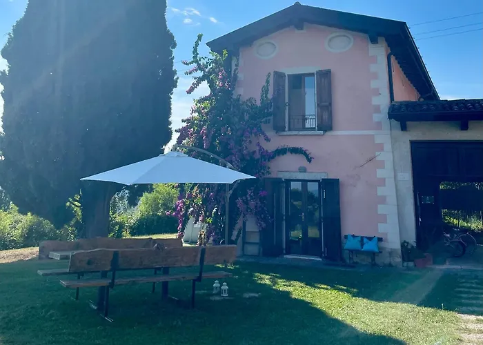 Valsiniga - Your Indipendent Country Into A Natural Park, With A Stunning View, Private Garden And Above Ground Pool In Exclusive For And Your Family! Agroturismo *