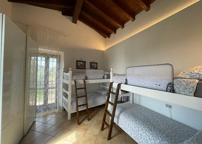Valsiniga - Your Indipendent Country Into A Natural Park, With A Stunning View, Private Garden And Above Ground Pool In Exclusive For And Your Family! * Saló